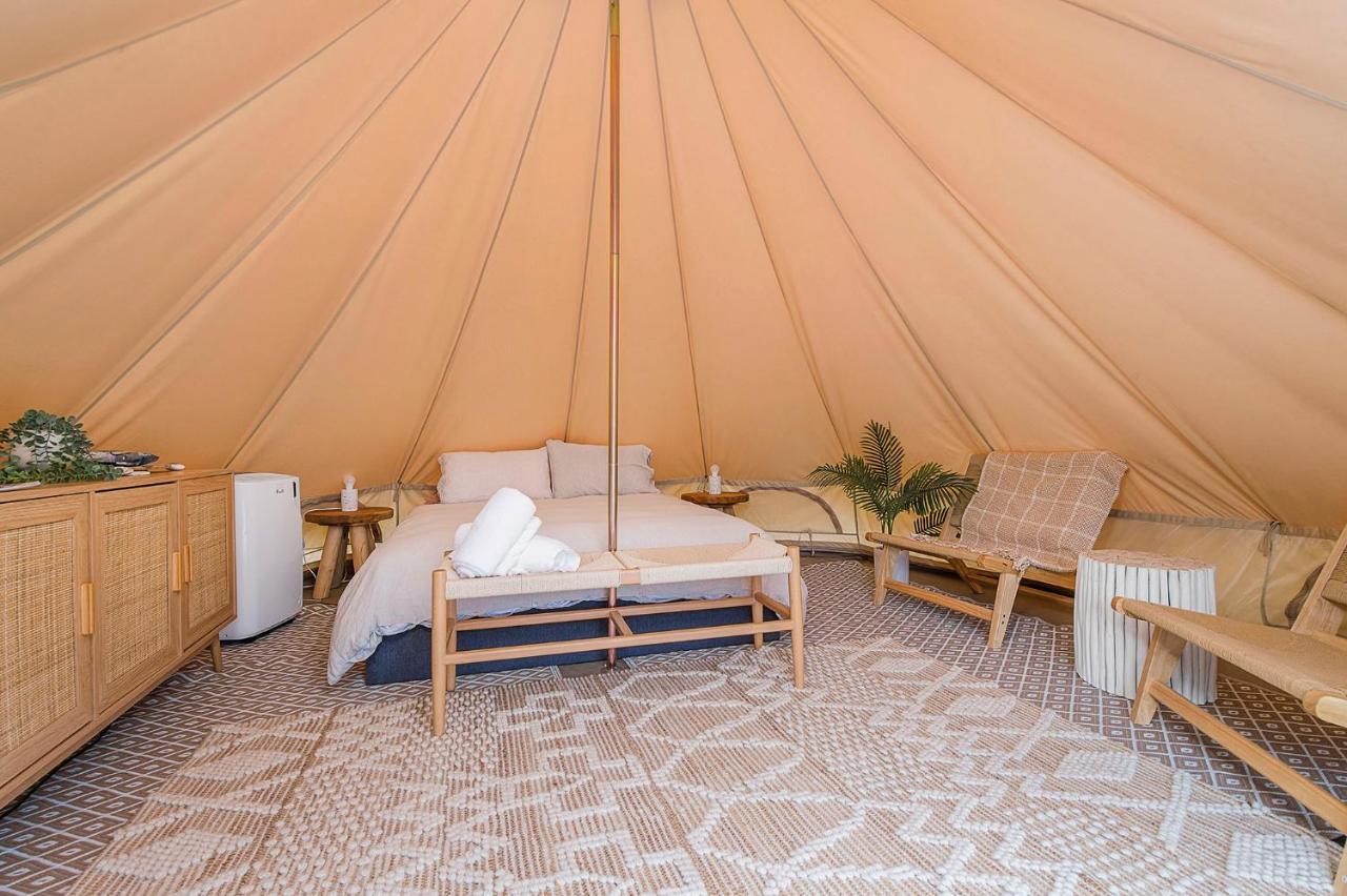 Camp Jordan Hotel Порт Макари Екстериор снимка