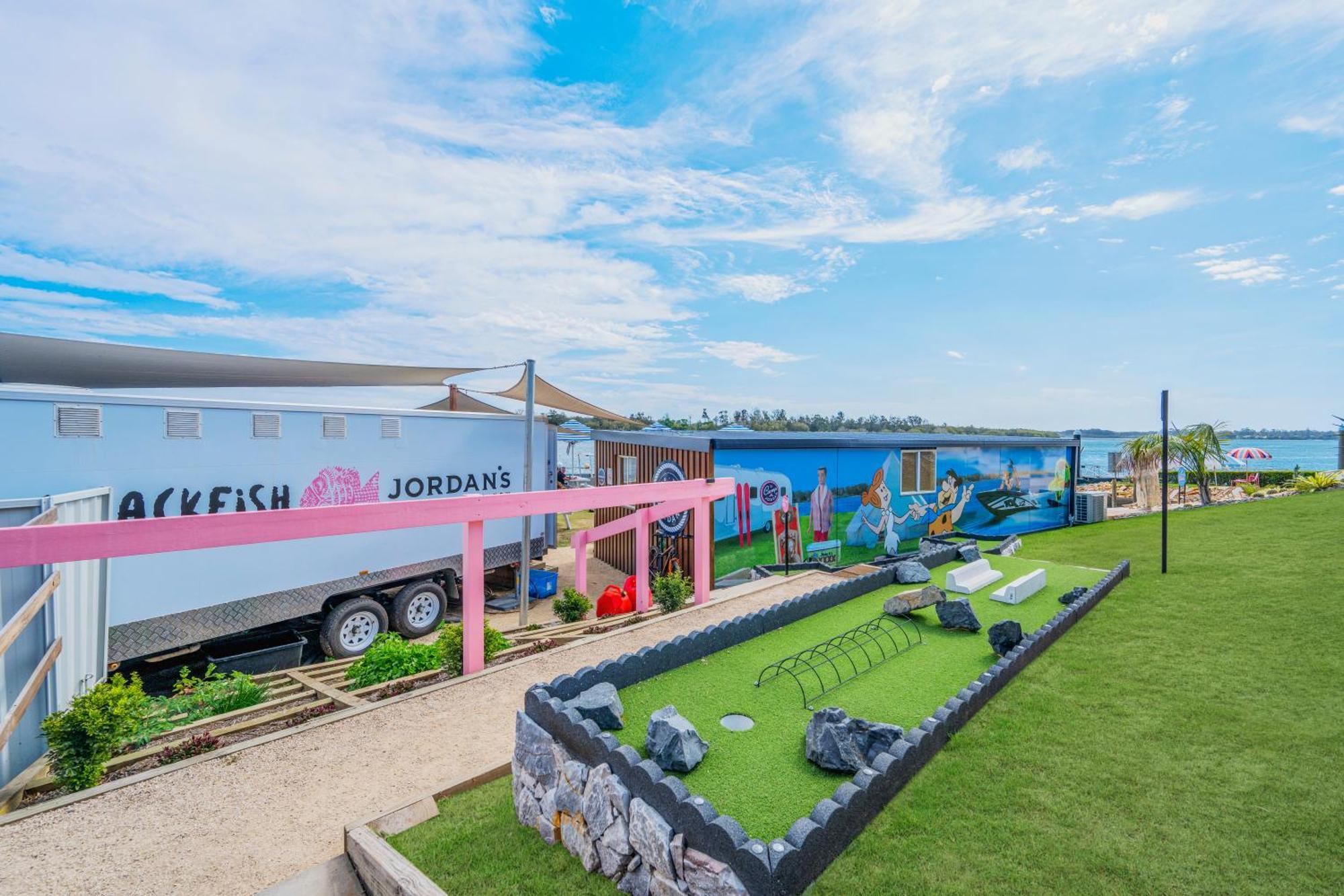 Camp Jordan Hotel Порт Макари Екстериор снимка